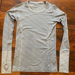 Lululemon swiftly tech long sleeve size 6